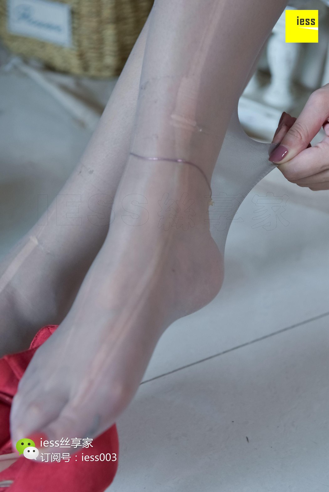 图片[52]-[IESS异思趣向] 2017.10.25 丝享家089：《玩弄破洞灰丝》秋秋 在线浏览 – 速更版-美库