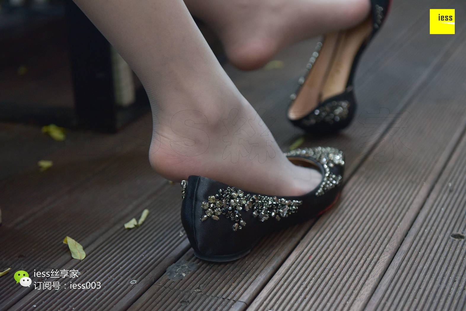 图片[73]-[IESS异思趣向] 2017.10.31 丝享家093：《水池旁嬉戏的少女》七七 在线浏览 – 速更版-美库