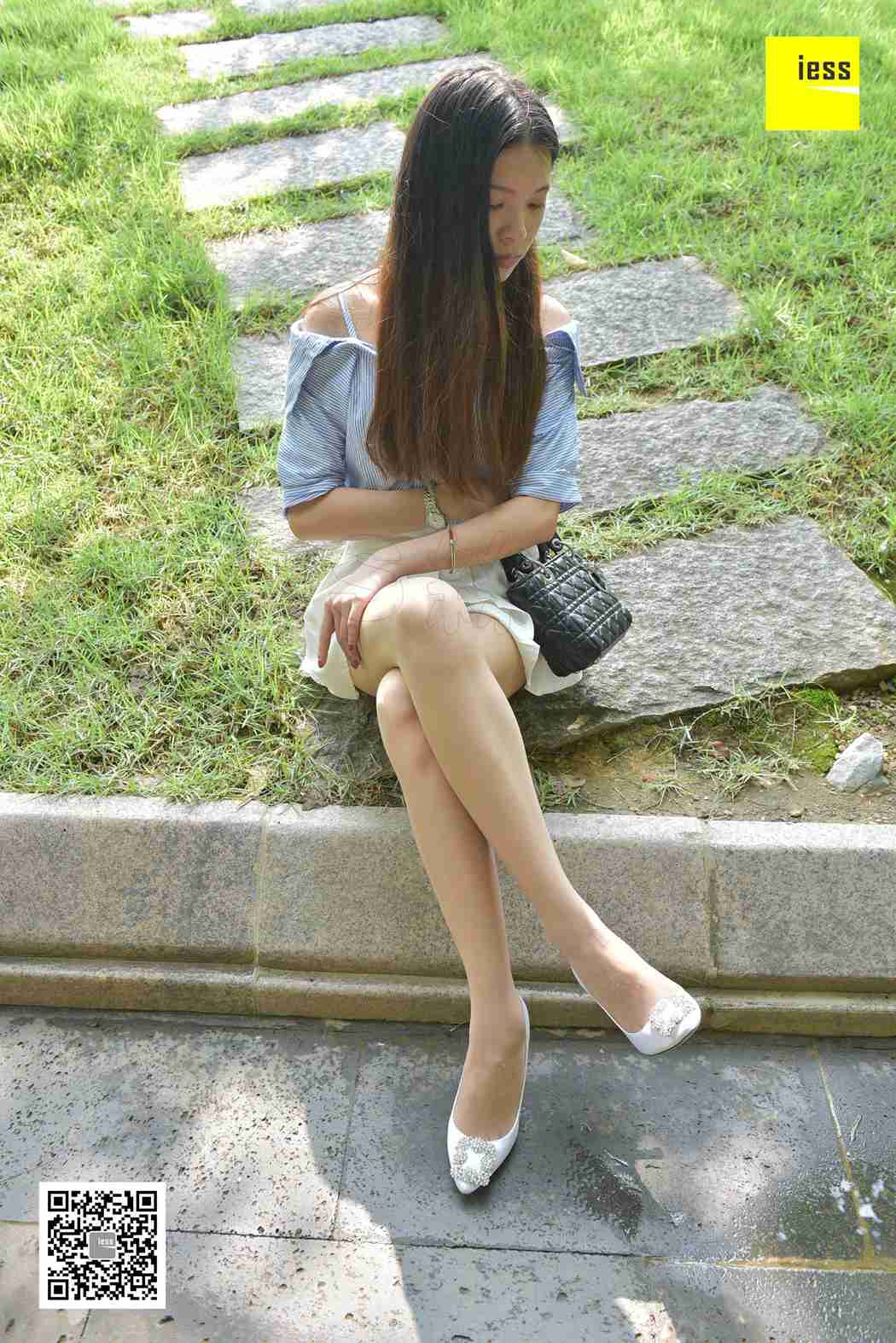 图片[99]-[IESS异思趣向] 2017.11.14 丝享家103：《草地上的肉丝短裙》七七 在线浏览 – 速更版-美库