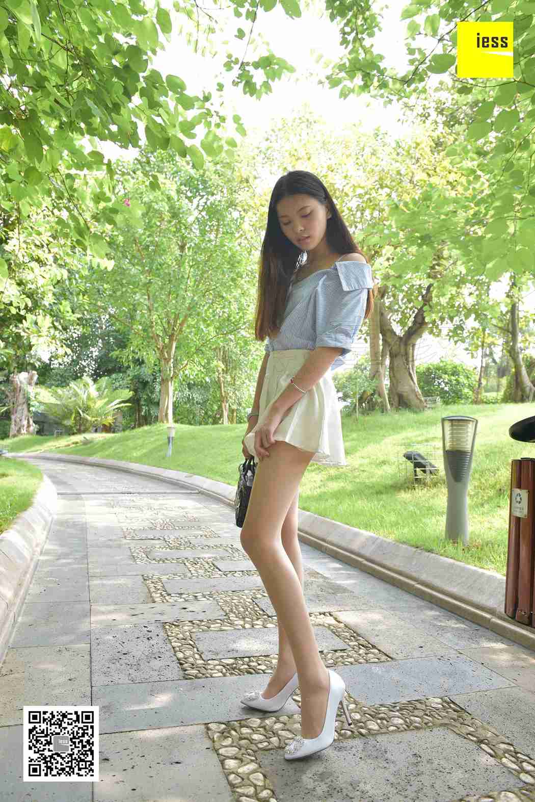图片[71]-[IESS异思趣向] 2017.11.14 丝享家103：《草地上的肉丝短裙》七七 在线浏览 – 速更版-美库