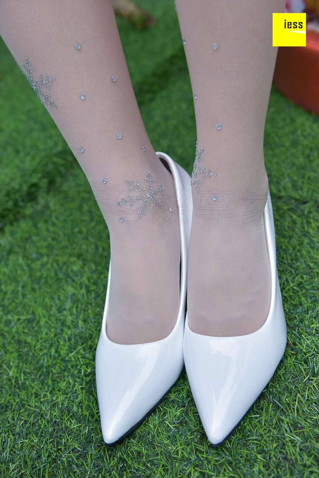 图片[11]-[IESS异思趣向] 2017.11.20 丝享家107：《水晶白色丝袜》晶晶 在线浏览 – 速更版-美库