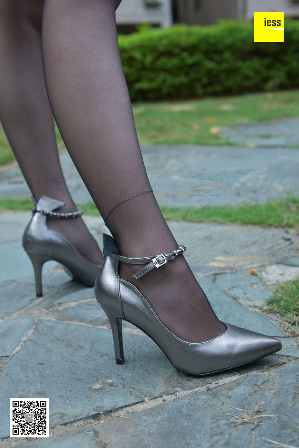 图片[77]-[IESS异思趣向] 2017.11.30 丝享家115：《花园乘凉的黑丝美女》秋秋 在线浏览 – 速更版-美库