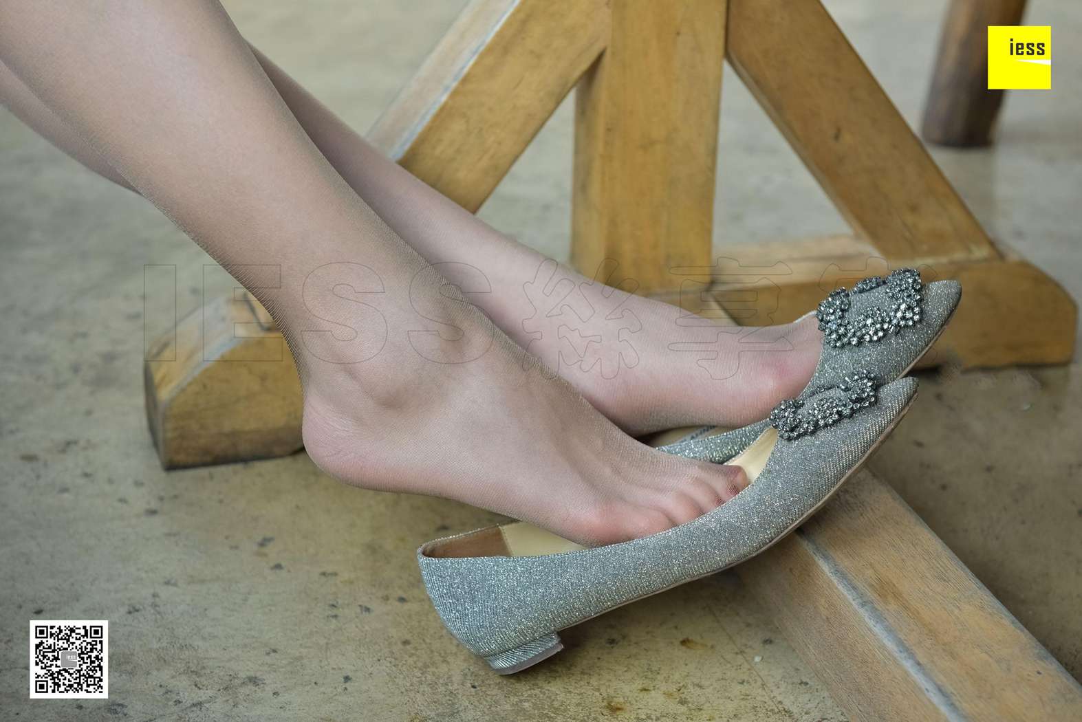 图片[75]-[IESS异思趣向] 2017.11.24 丝享家111：《大长腿咖啡丝平底鞋》七七 在线浏览 – 速更版-美库