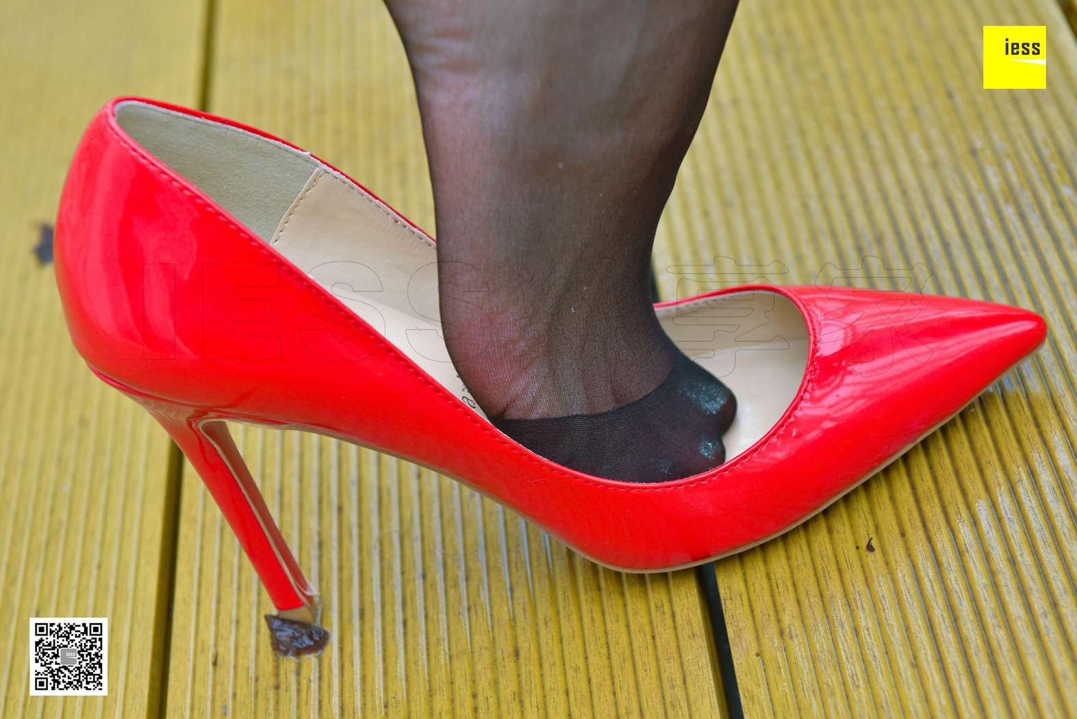 图片[32]-[IESS异思趣向] 2017.12.07 丝享家120：《脚尖加固的黑丝》君君 在线浏览 – 速更版-美库