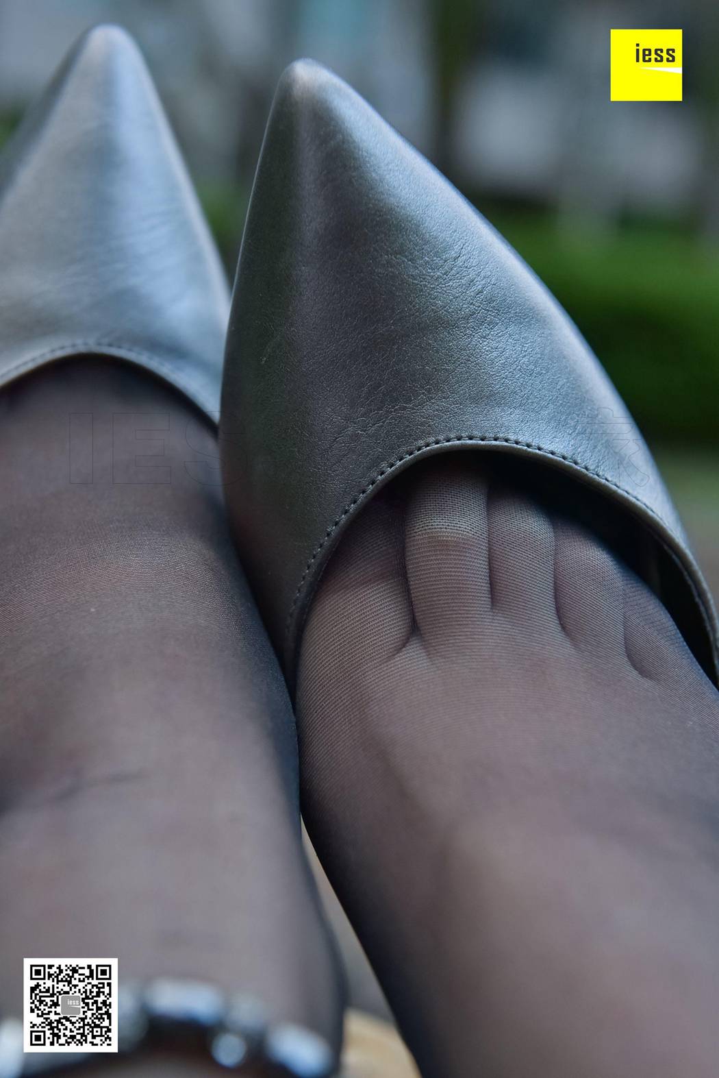 图片[16]-[IESS异思趣向] 2017.11.30 丝享家115：《花园乘凉的黑丝美女》秋秋 在线浏览 – 速更版-美库