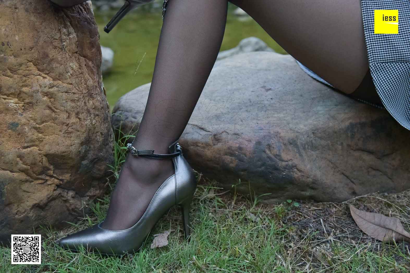 图片[19]-[IESS异思趣向] 2017.11.30 丝享家115：《花园乘凉的黑丝美女》秋秋 在线浏览 – 速更版-美库