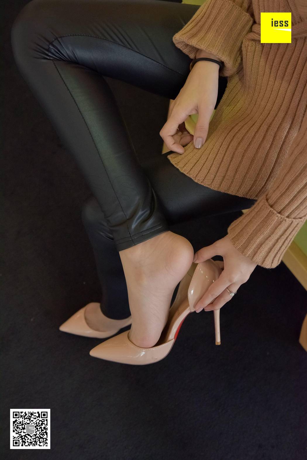 图片[59]-[IESS异思趣向] 2017.11.27 丝享家112：《包裹在皮裤里的肉丝》君君 在线浏览 – 速更版-美库