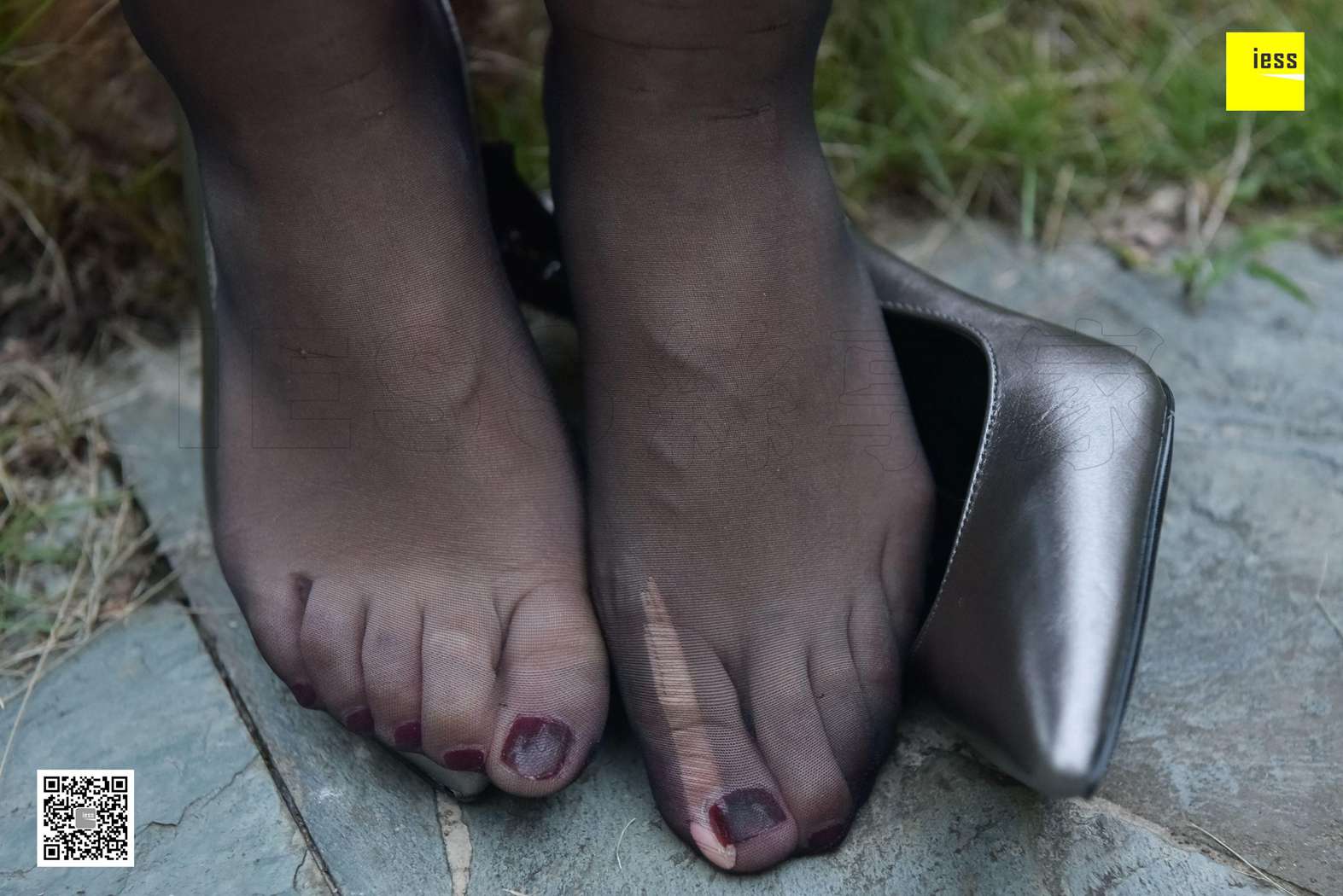 图片[76]-[IESS异思趣向] 2017.11.30 丝享家115：《花园乘凉的黑丝美女》秋秋 在线浏览 – 速更版-美库