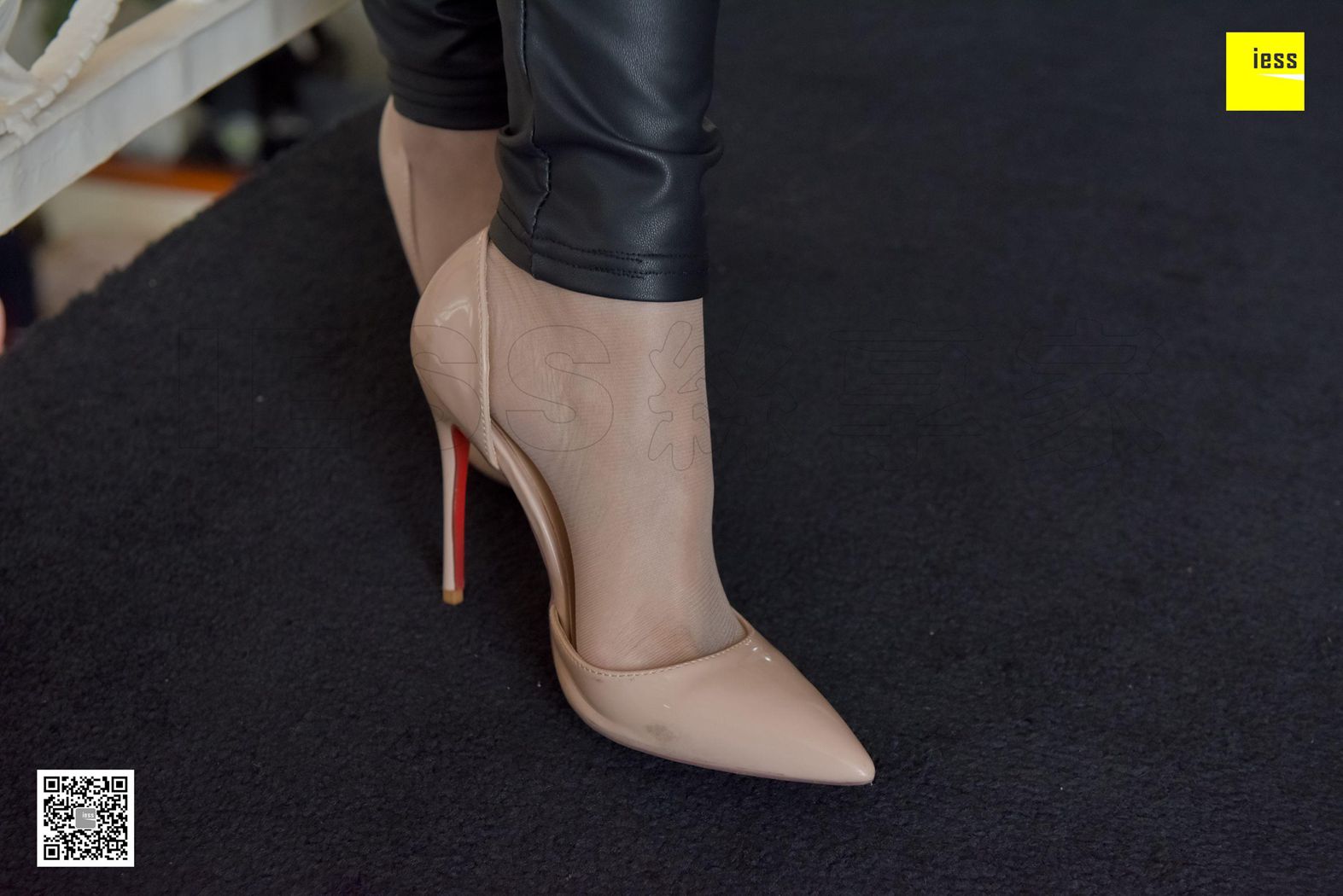 图片[36]-[IESS异思趣向] 2017.11.27 丝享家112：《包裹在皮裤里的肉丝》君君 在线浏览 – 速更版-美库