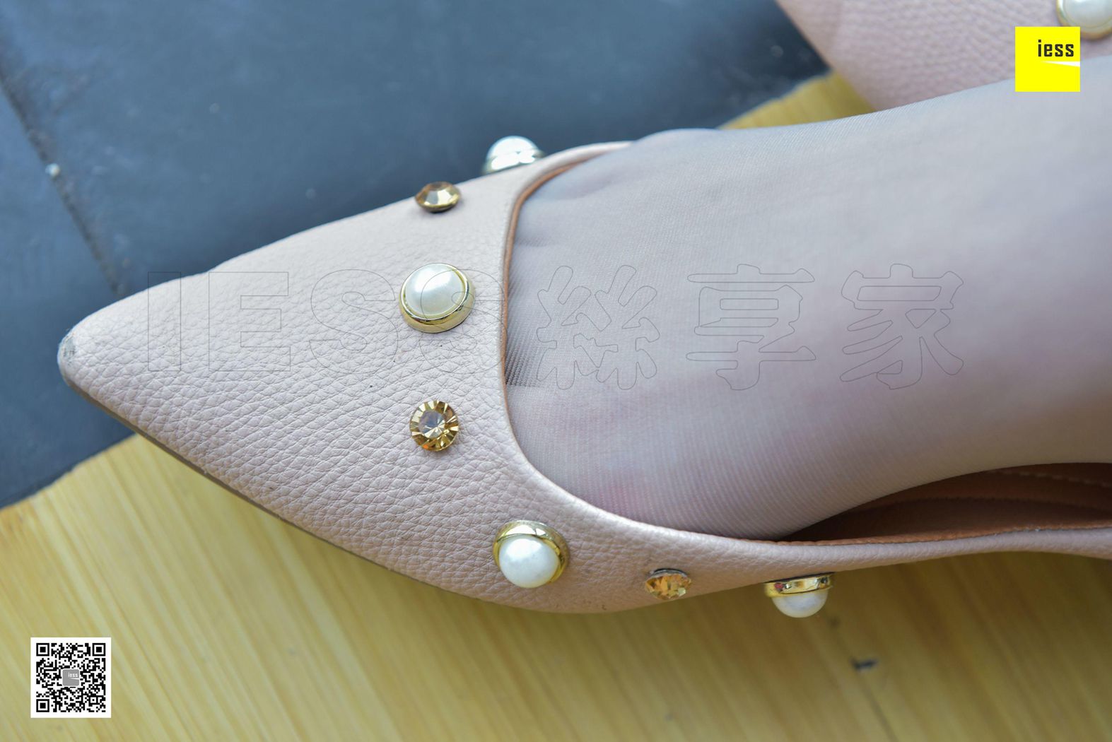 图片[96]-[IESS异思趣向] 2017.12.01 丝享家116：《黄发美女的灰丝平底鞋》姗姗 在线浏览 – 速更版-美库