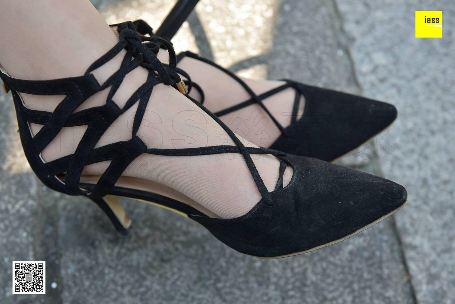 图片[81]-[IESS异思趣向] 2017.12.08 丝享家121：《阳光映在肉丝高跟上》紫紫 在线浏览 – 速更版-美库