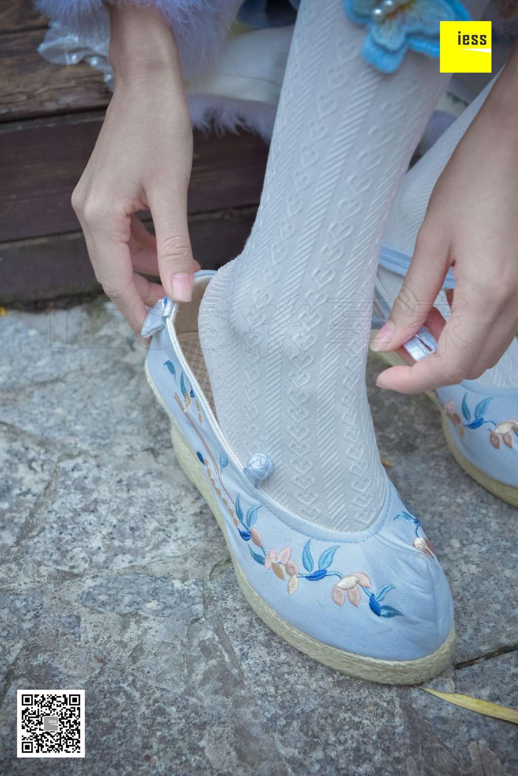 图片[17]-[IESS异思趣向] 2017.12.11 丝享家122：木木《汉服绣花鞋白色袜》 在线浏览 – 速更版-美库