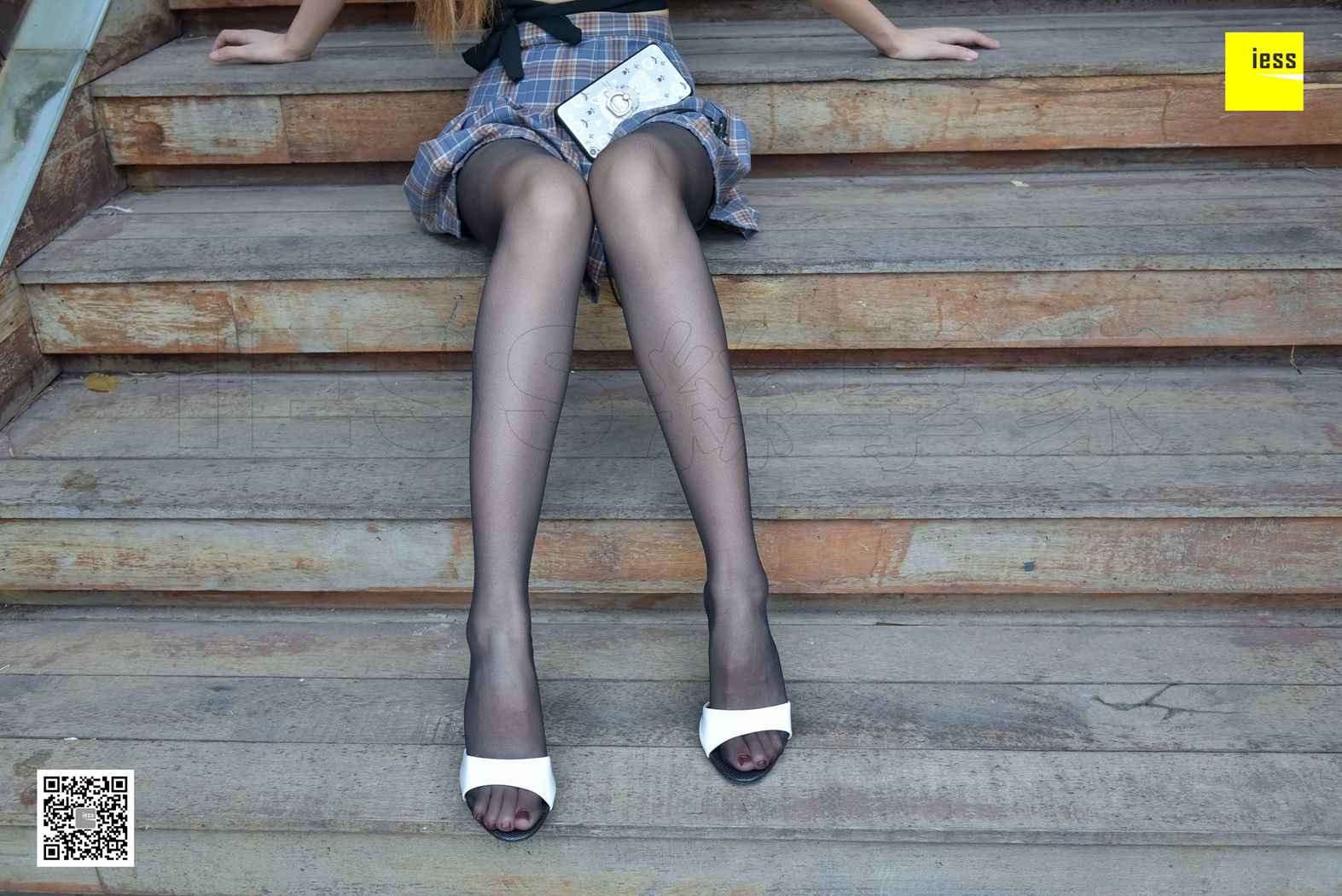 图片[8]-[IESS异思趣向] 2017.12.19 丝享家128：《露脐小短裙黑丝》晶晶 在线浏览 – 速更版-美库