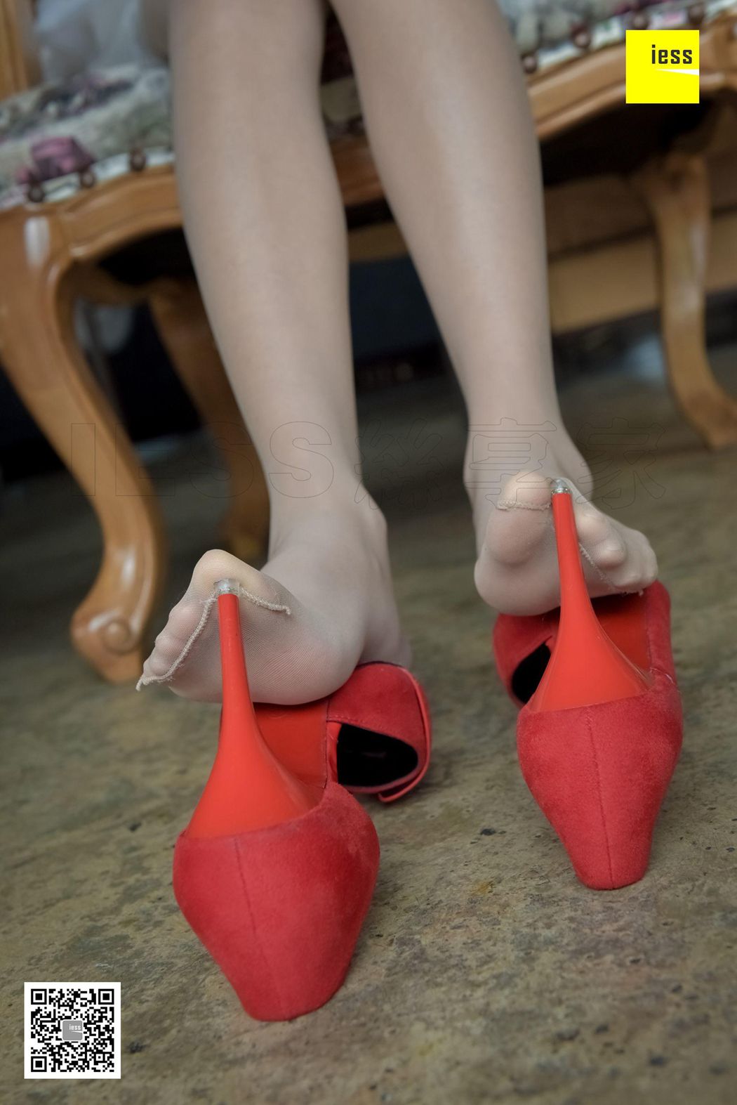 图片[34]-[IESS异思趣向] 2017.12.18 丝享家127：《蕾丝裙肉丝红鞋》婉萍 在线浏览 – 速更版-美库