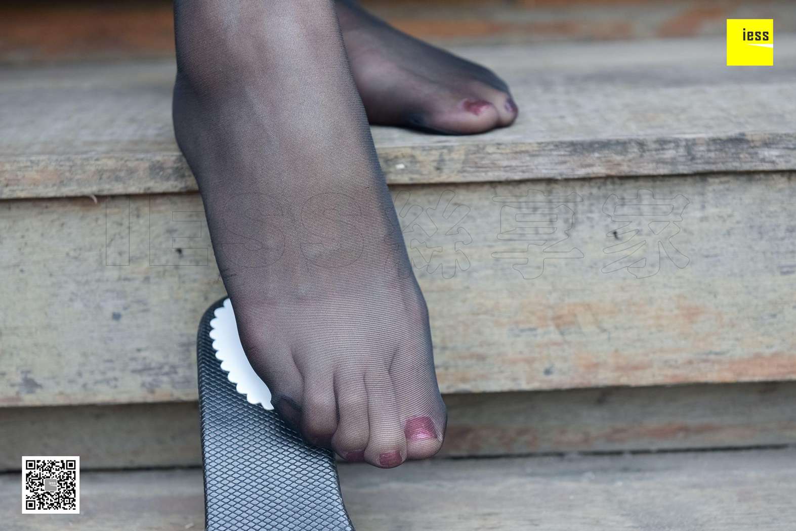 图片[46]-[IESS异思趣向] 2017.12.19 丝享家128：《露脐小短裙黑丝》晶晶 在线浏览 – 速更版-美库