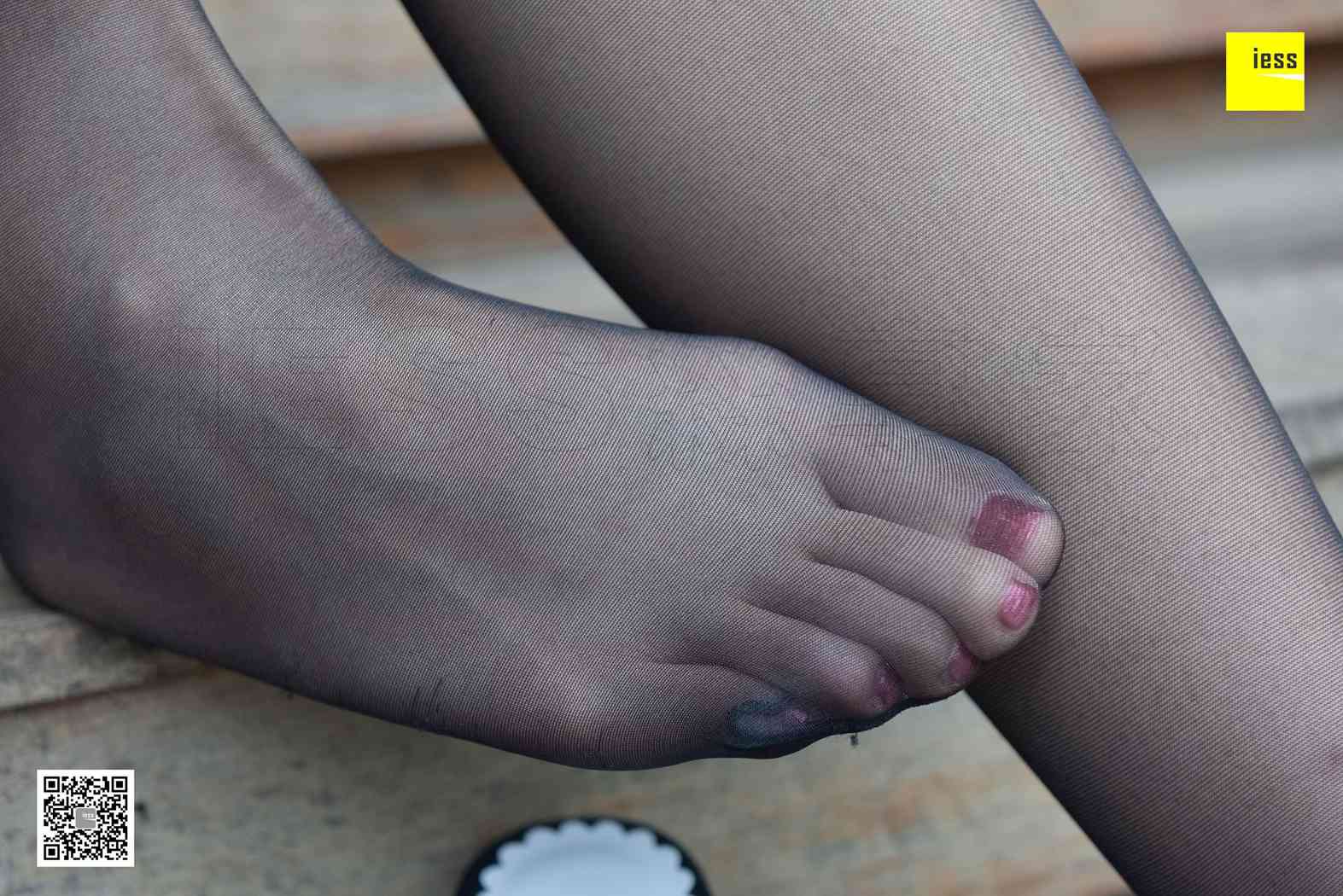 图片[89]-[IESS异思趣向] 2017.12.19 丝享家128：《露脐小短裙黑丝》晶晶 在线浏览 – 速更版-美库