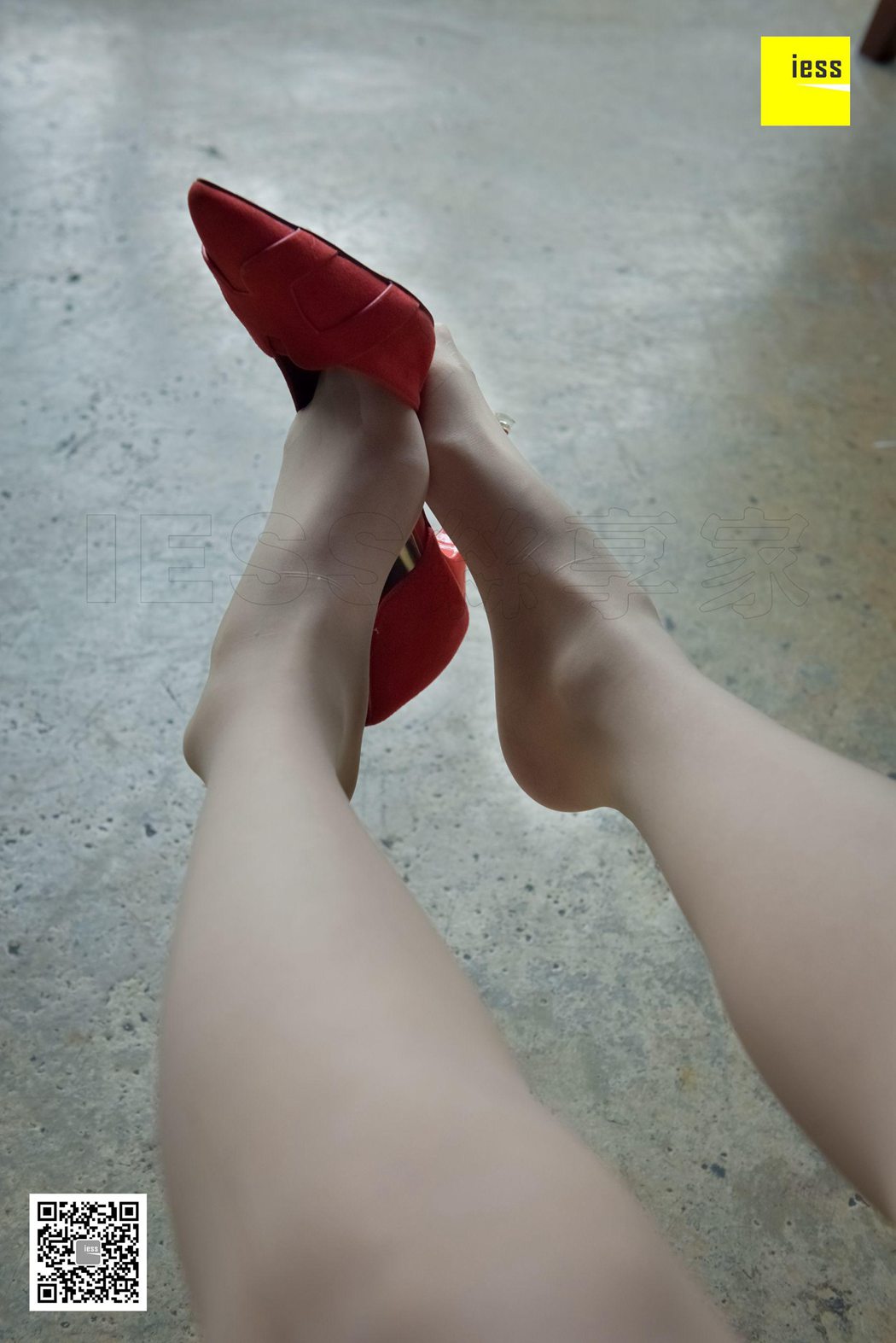 图片[80]-[IESS异思趣向] 2017.12.18 丝享家127：《蕾丝裙肉丝红鞋》婉萍 在线浏览 – 速更版-美库