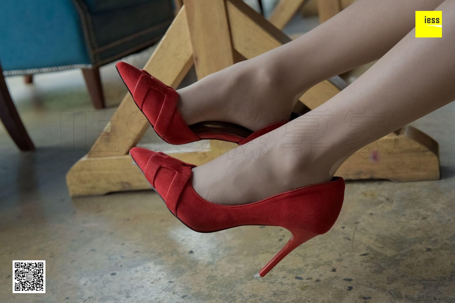 图片[31]-[IESS异思趣向] 2017.12.18 丝享家127：《蕾丝裙肉丝红鞋》婉萍 在线浏览 – 速更版-美库