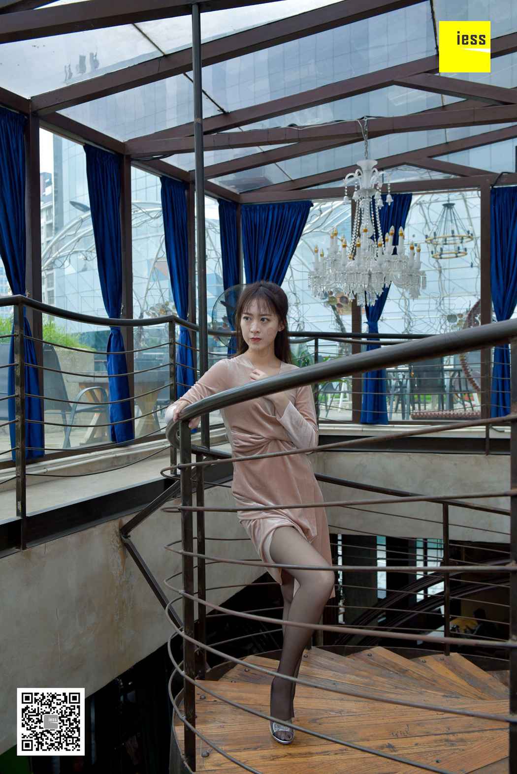 图片[61]-[IESS异思趣向] 2017.12.25 丝享家133：《楼道里的黑丝美女》紫紫 在线浏览 – 速更版-美库