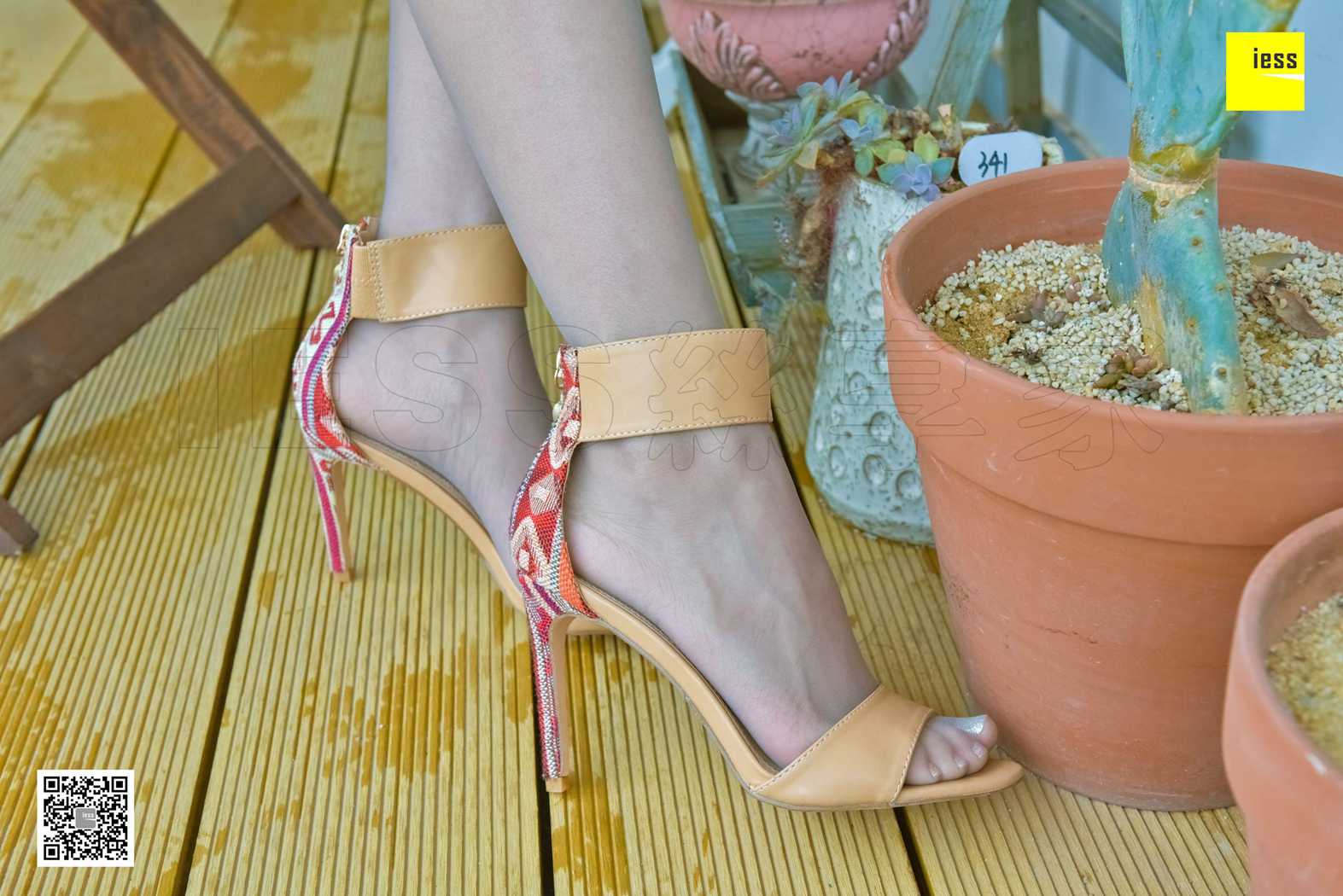 图片[37]-[IESS异思趣向] 2017.12.28 丝享家135：《绝美辣妈的风情凉鞋》君君 在线浏览 – 速更版-美库