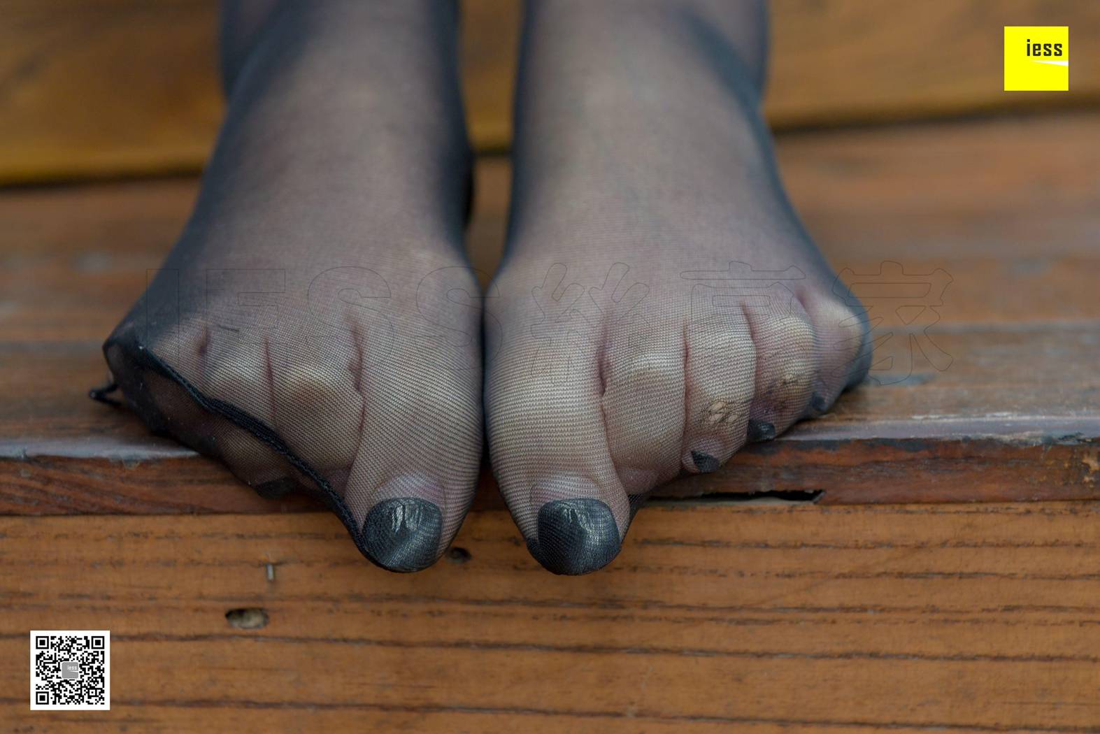 图片[17]-[IESS异思趣向] 2017.12.25 丝享家133：《楼道里的黑丝美女》紫紫 在线浏览 – 速更版-美库