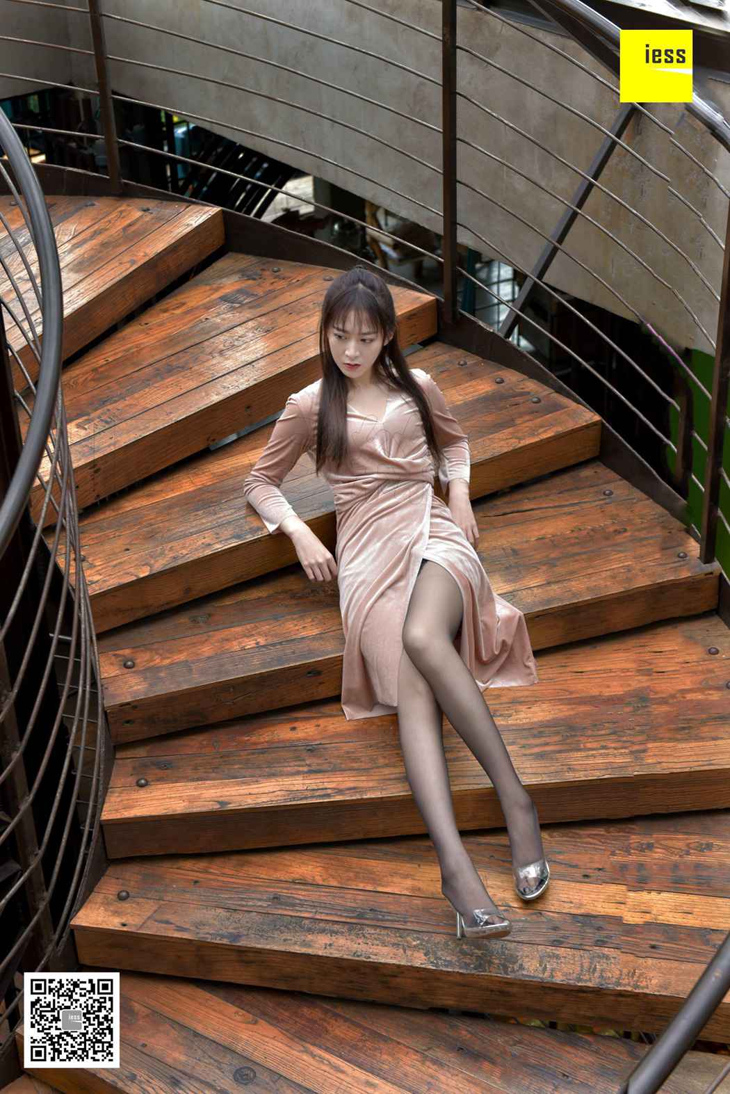 图片[65]-[IESS异思趣向] 2017.12.25 丝享家133：《楼道里的黑丝美女》紫紫 在线浏览 – 速更版-美库