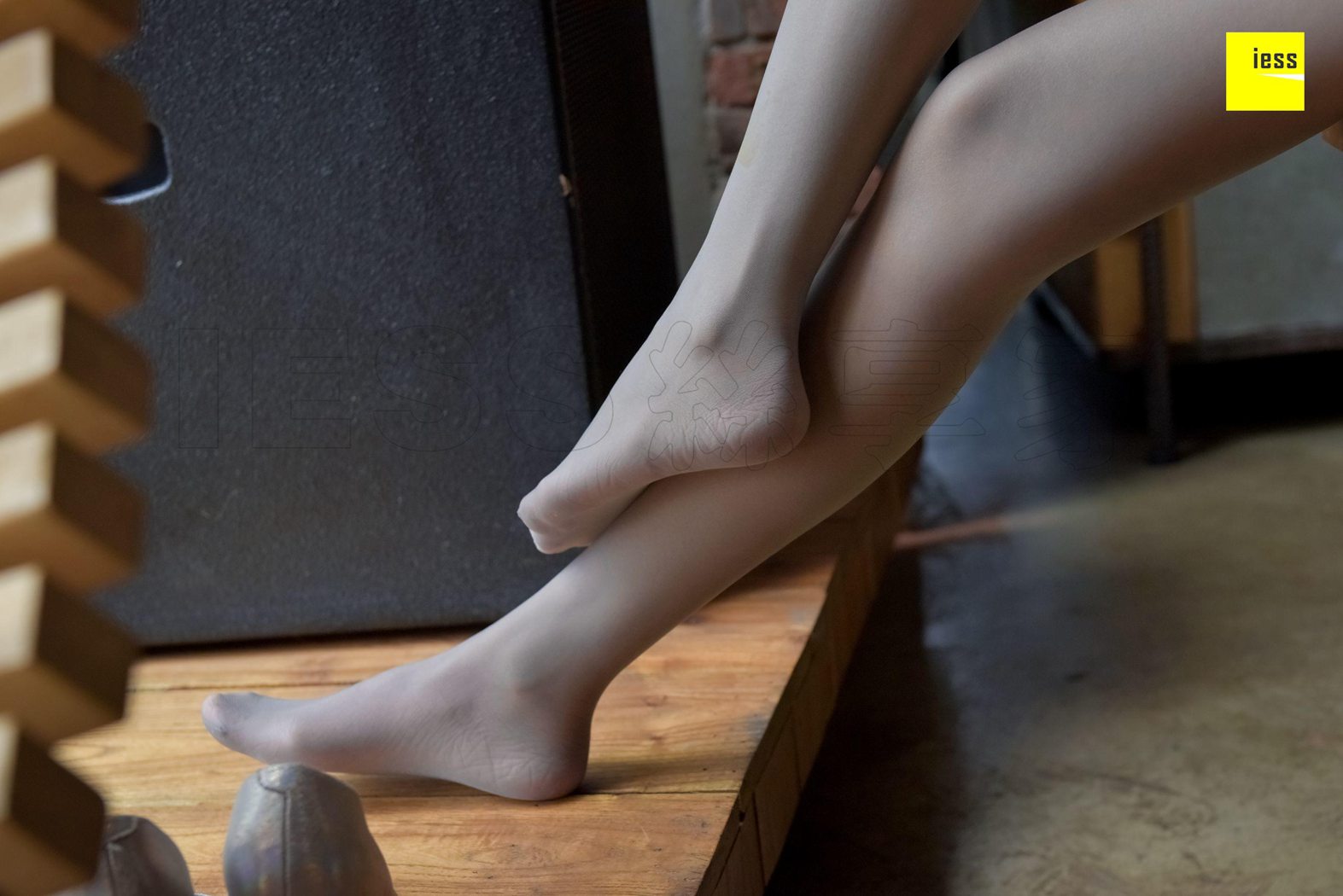 图片[80]-[IESS异思趣向] 2018.01.16 丝享家149：《超直铅笔腿灰丝》永英 在线浏览 – 速更版-美库