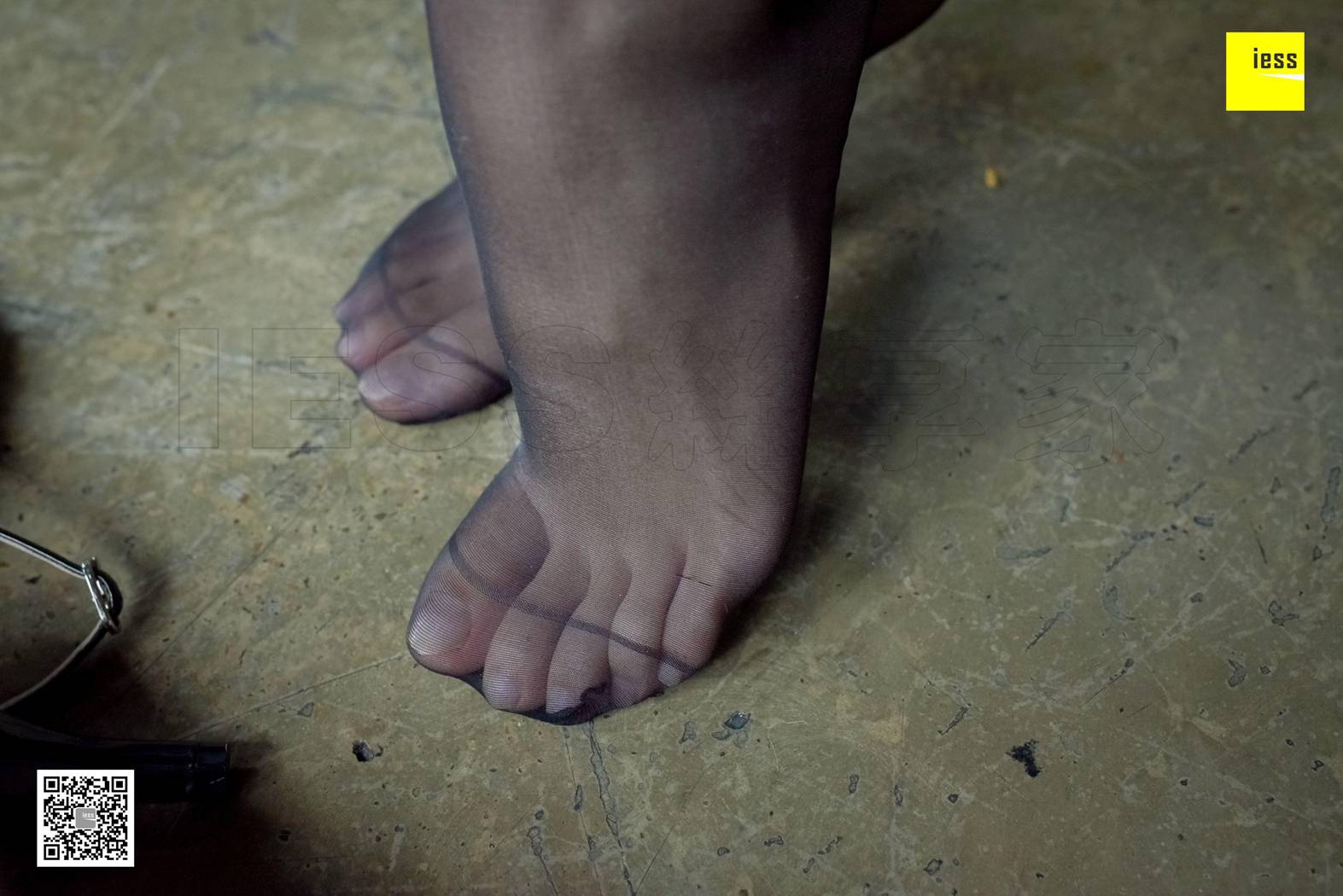 图片[32]-[IESS异思趣向] 2018.01.09 丝享家144：婉萍《温婉黑丝凉鞋》 在线浏览 – 速更版-美库