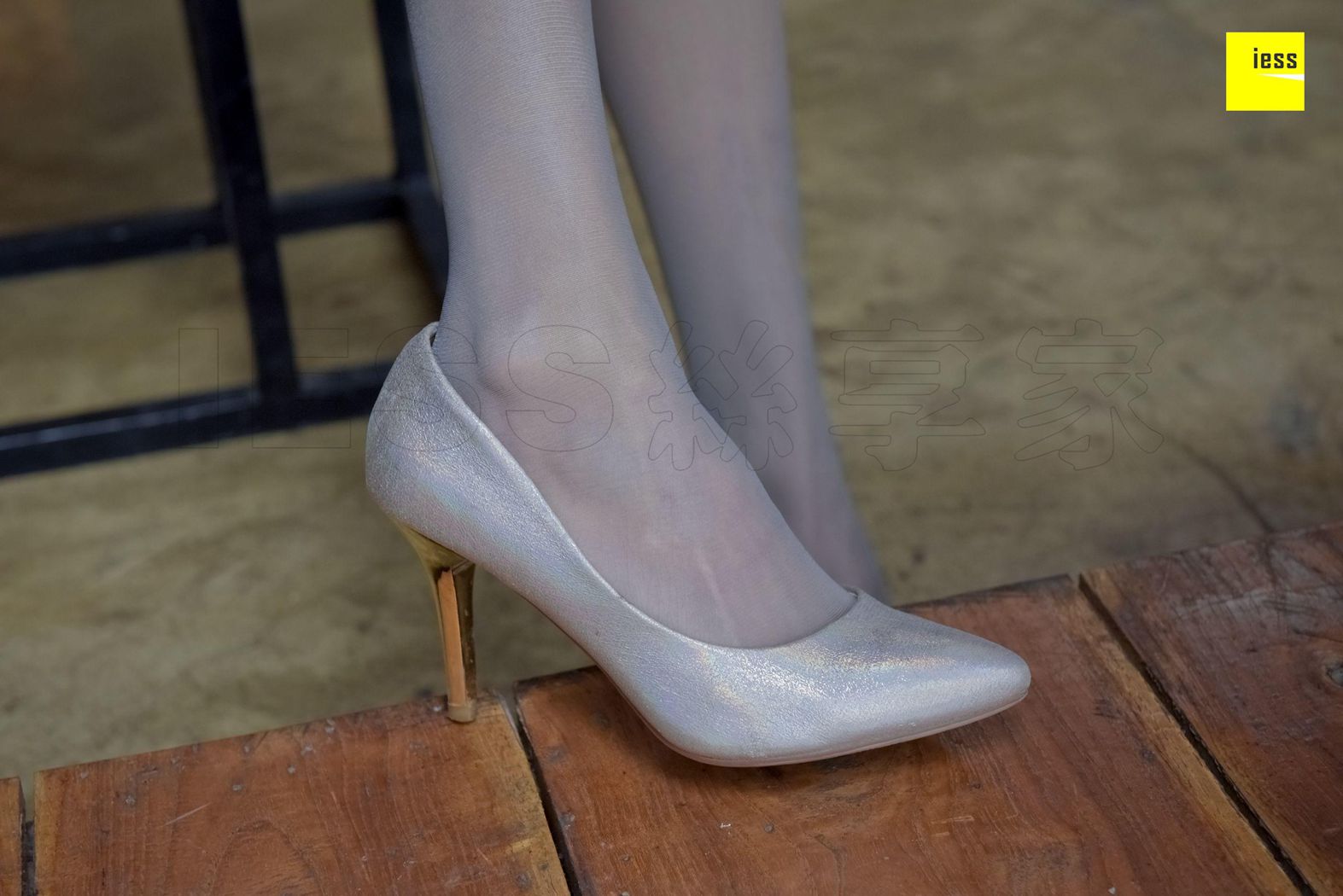 图片[70]-[IESS异思趣向] 2018.01.16 丝享家149：《超直铅笔腿灰丝》永英 在线浏览 – 速更版-美库