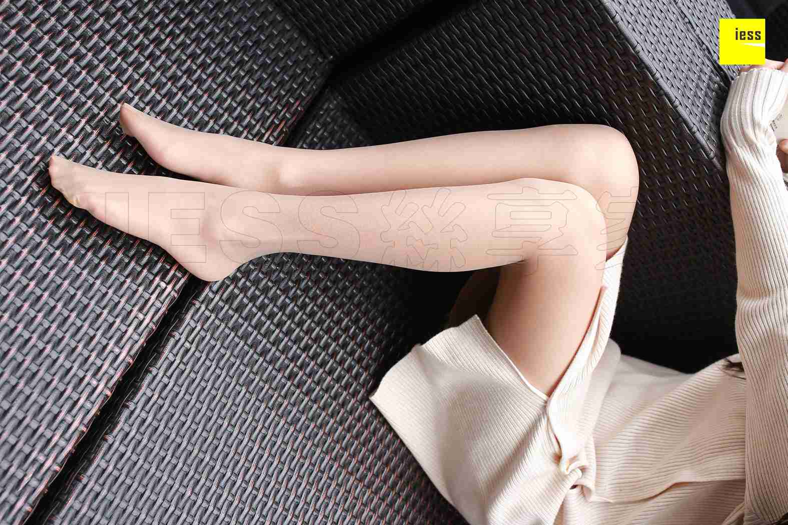 图片[11]-[IESS异思趣向] 2018.01.19 丝享家151：婉萍 《婉萍街拍肉丝》 在线浏览 – 速更版-美库