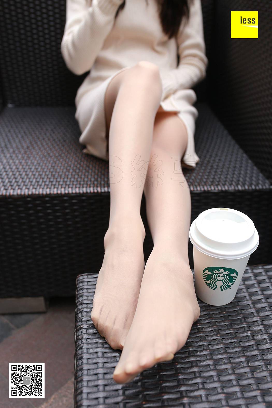 图片[81]-[IESS异思趣向] 2018.01.19 丝享家151：婉萍 《婉萍街拍肉丝》 在线浏览 – 速更版-美库