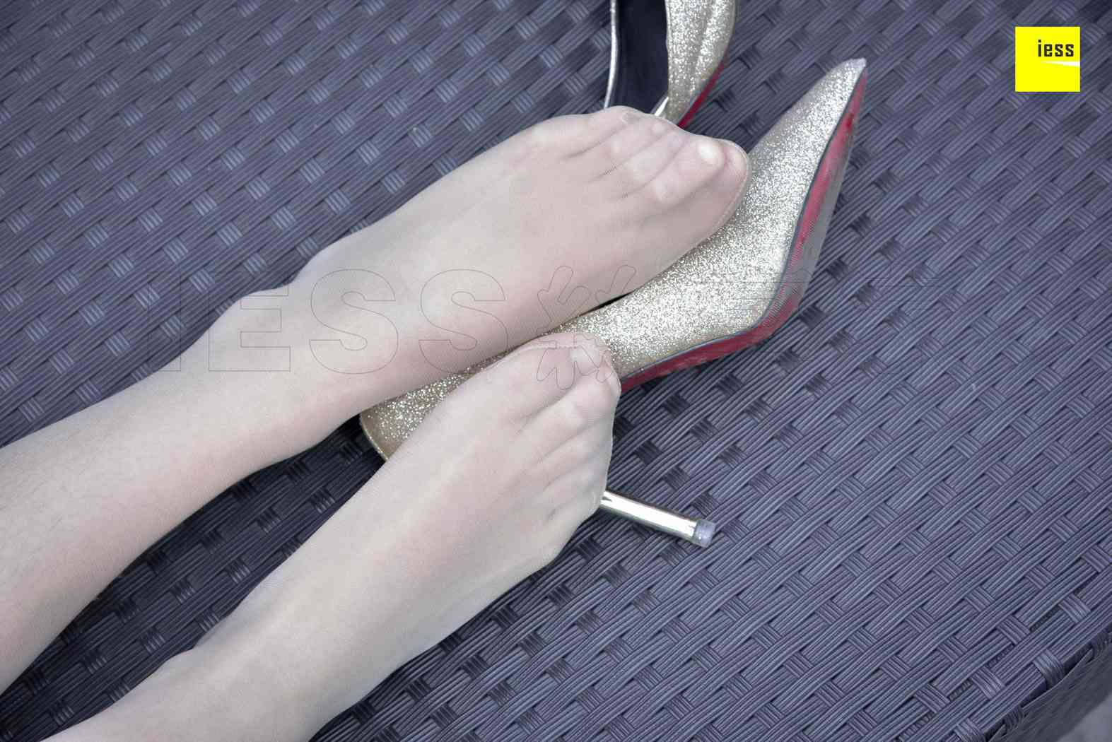 图片[18]-[IESS异思趣向] 2018.01.24 丝享家154：《高跟闪闪惹人爱》来来 在线浏览 – 速更版-美库