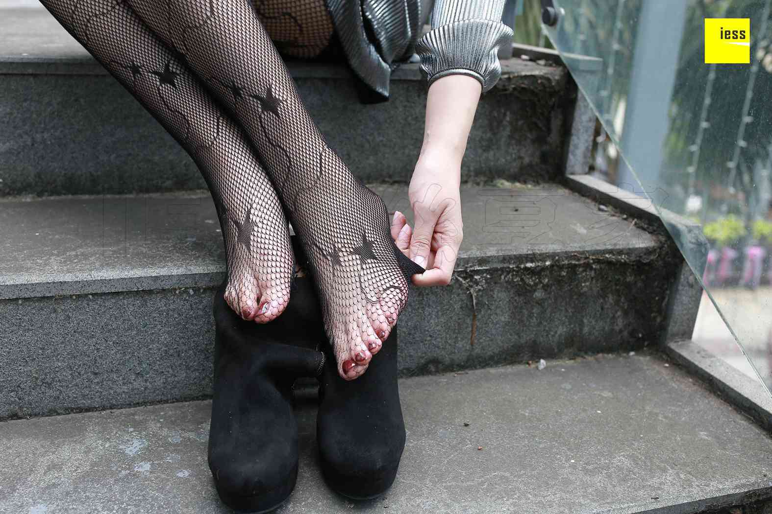 图片[23]-[IESS异思趣向] 2018.01.29 丝享家158：《星星网袜与短靴》紫紫 在线浏览 – 速更版-美库