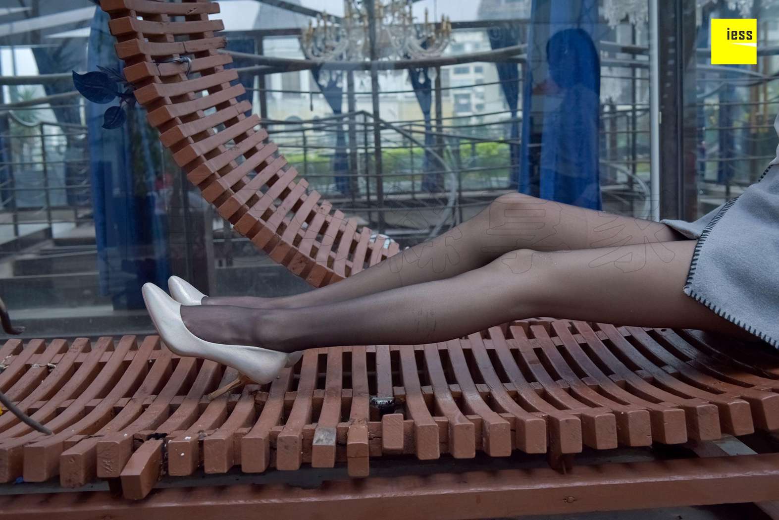 图片[34]-[IESS异思趣向] 2018.02.01 丝享家160：《雨后的黑丝》永英 在线浏览 – 速更版-美库