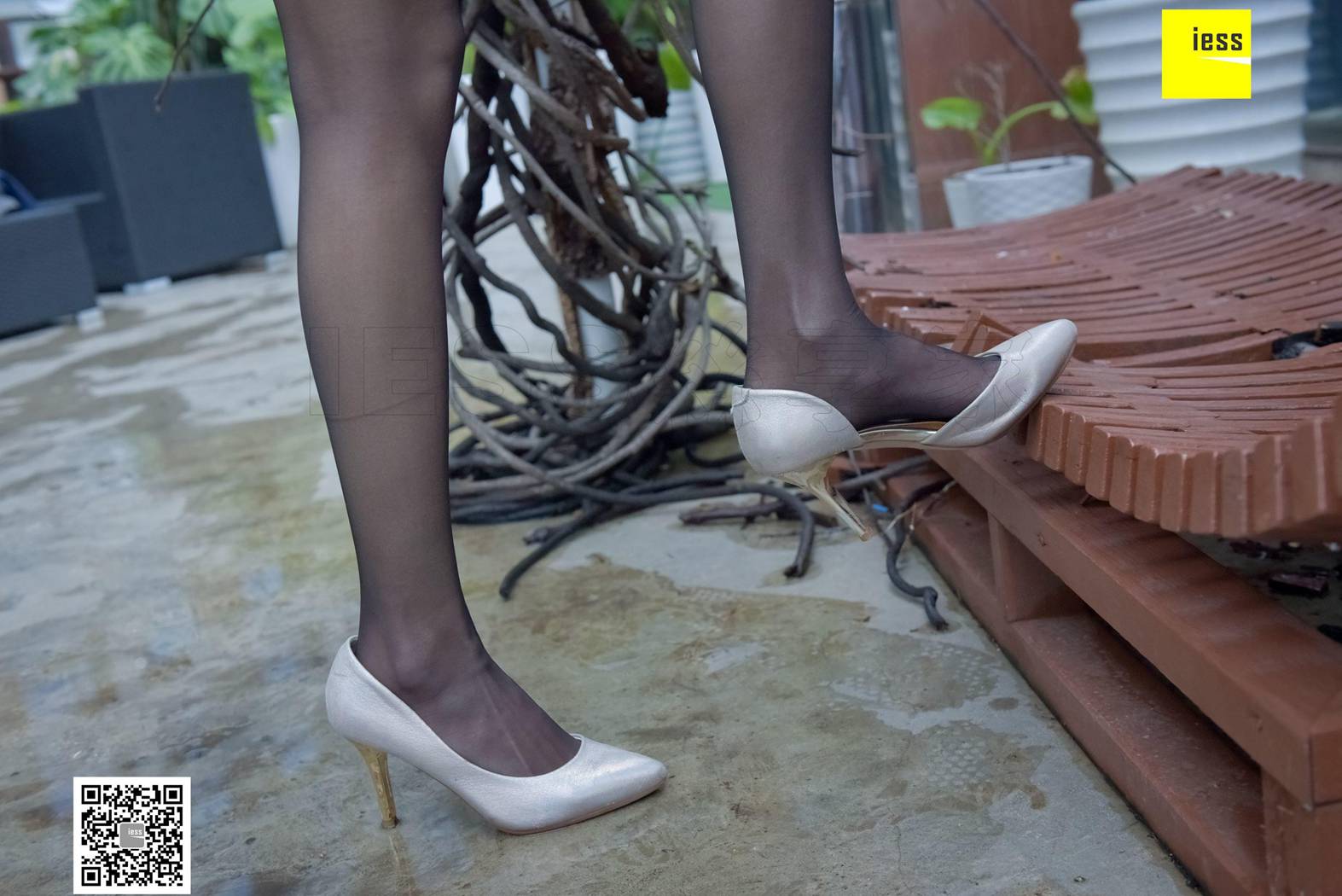 图片[36]-[IESS异思趣向] 2018.02.01 丝享家160：《雨后的黑丝》永英 在线浏览 – 速更版-美库