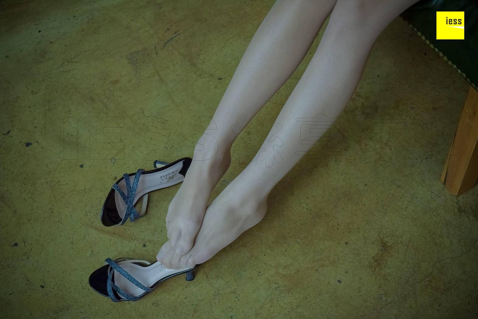 图片[41]-[IESS异思趣向] 2018.02.09 丝享家166：《风情万种肉丝凉拖》木木 在线浏览 – 速更版-美库