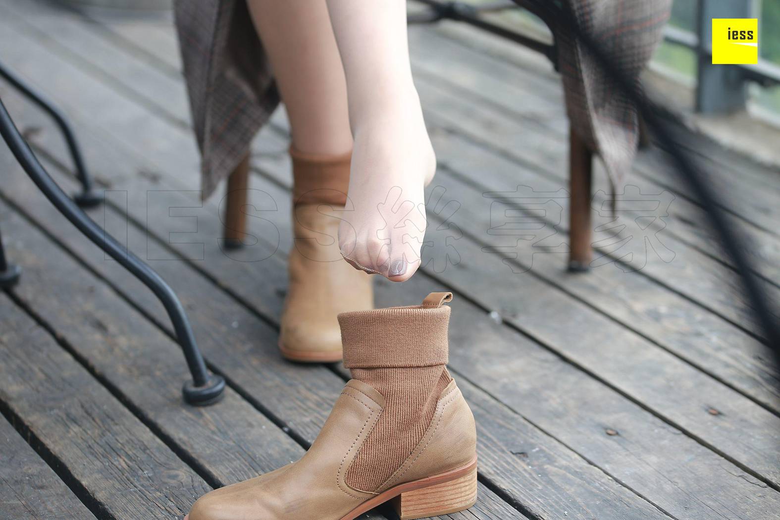 图片[19]-[IESS异思趣向] 2018.02.13 丝享家168：紫紫《霸气短靴肉丝》 在线浏览 – 速更版-美库