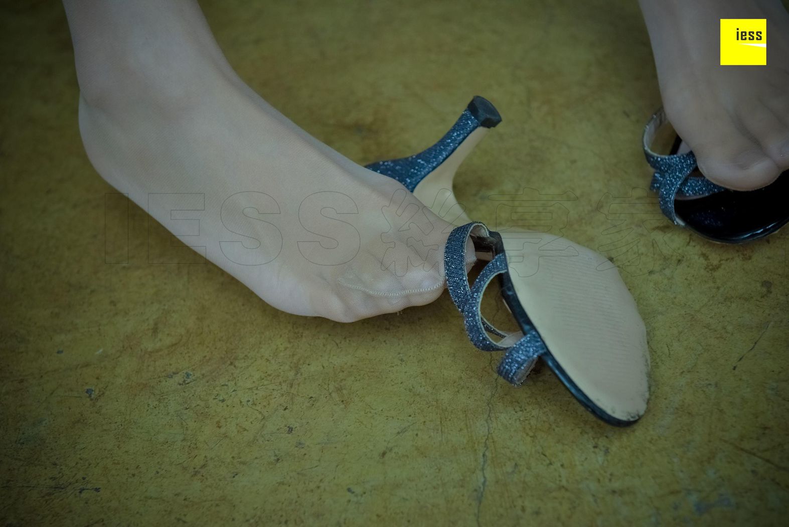 图片[80]-[IESS异思趣向] 2018.02.09 丝享家166：《风情万种肉丝凉拖》木木 在线浏览 – 速更版-美库