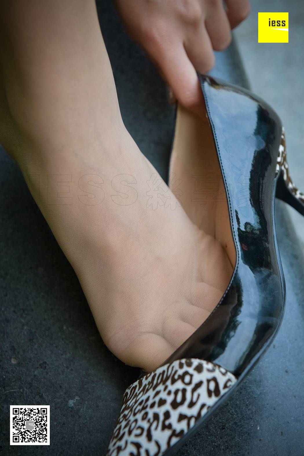 图片[82]-[IESS异思趣向] 2018.02.14 丝享家169：《坐在石凳上的美女》七七 在线浏览 – 速更版-美库