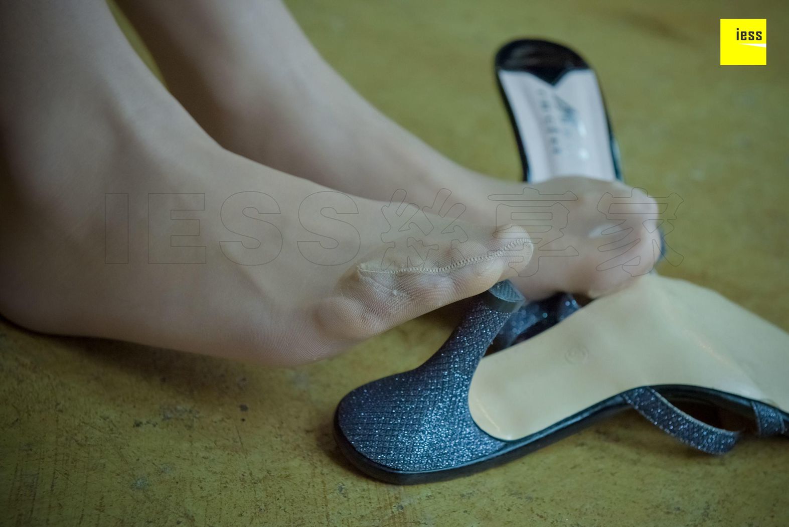 图片[4]-[IESS异思趣向] 2018.02.09 丝享家166：《风情万种肉丝凉拖》木木 在线浏览 – 速更版-美库