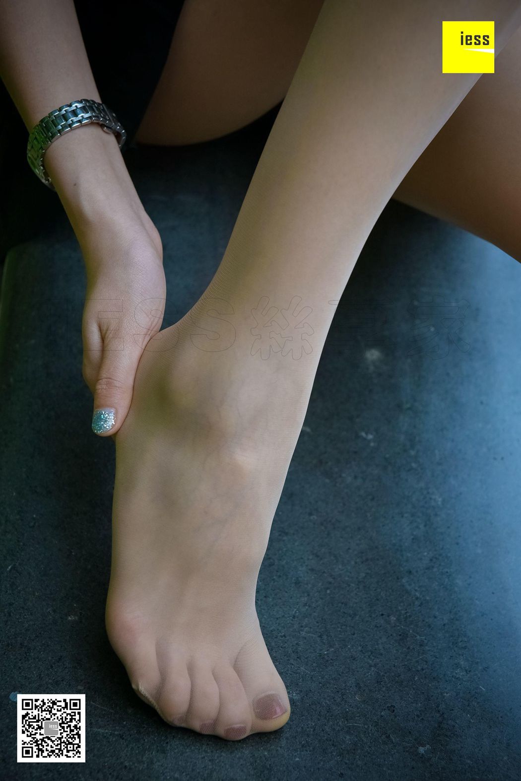 图片[42]-[IESS异思趣向] 2018.02.14 丝享家169：《坐在石凳上的美女》七七 在线浏览 – 速更版-美库