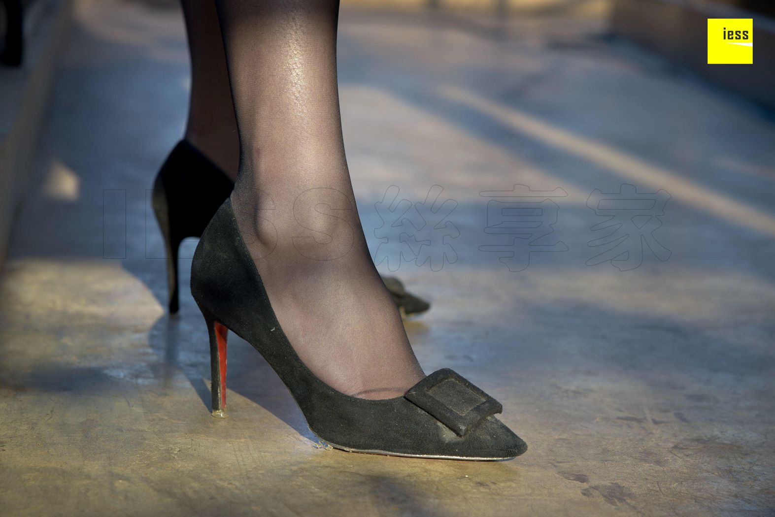 图片[56]-[IESS异思趣向] 2018.02.21 丝享家174：《连衣裙性感黑丝》来来 在线浏览 – 速更版-美库