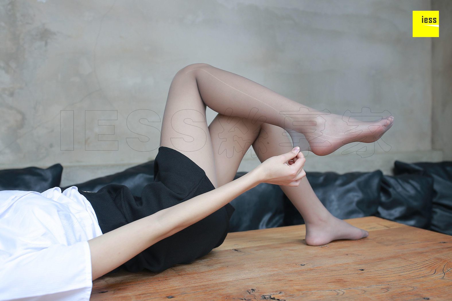 图片[63]-[IESS异思趣向] 2018.02.19 丝享家172：晶晶《衬衣美女秀灰丝》 在线浏览 – 速更版-美库