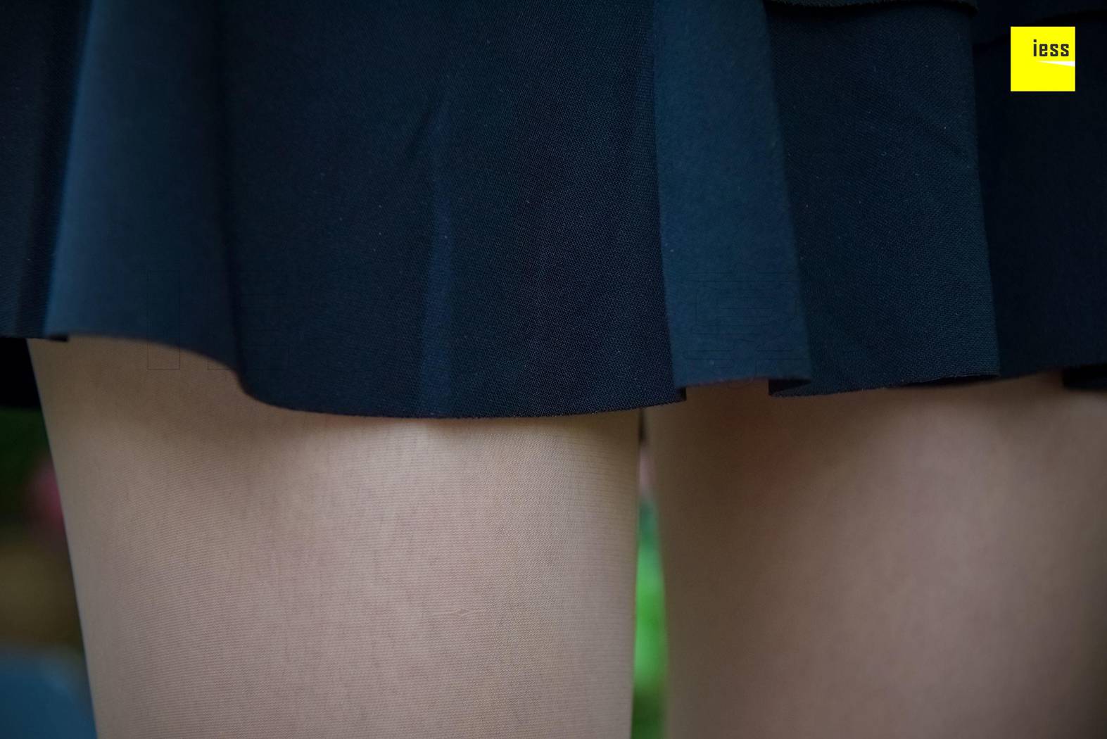 图片[98]-[IESS异思趣向] 2018.02.14 丝享家169：《坐在石凳上的美女》七七 在线浏览 – 速更版-美库