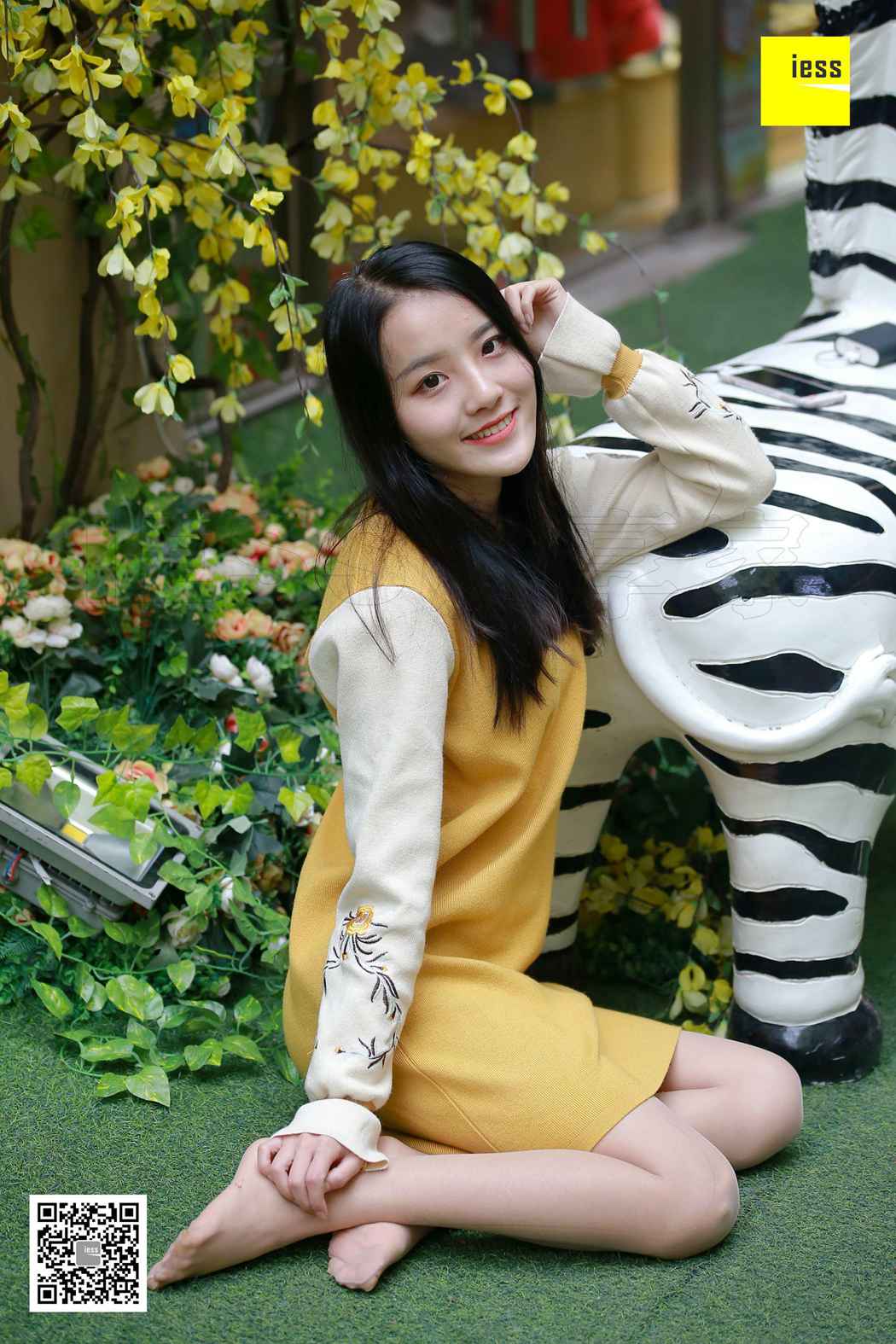 图片[94]-[IESS异思趣向] 2018.02.20 丝享家173：婉萍《婉萍街拍肉丝》在线浏览 – 速更版-美库