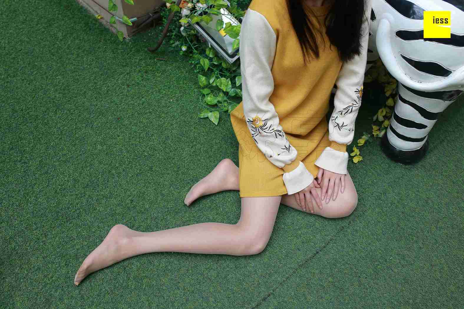 图片[22]-[IESS异思趣向] 2018.02.20 丝享家173：婉萍《婉萍街拍肉丝》在线浏览 – 速更版-美库