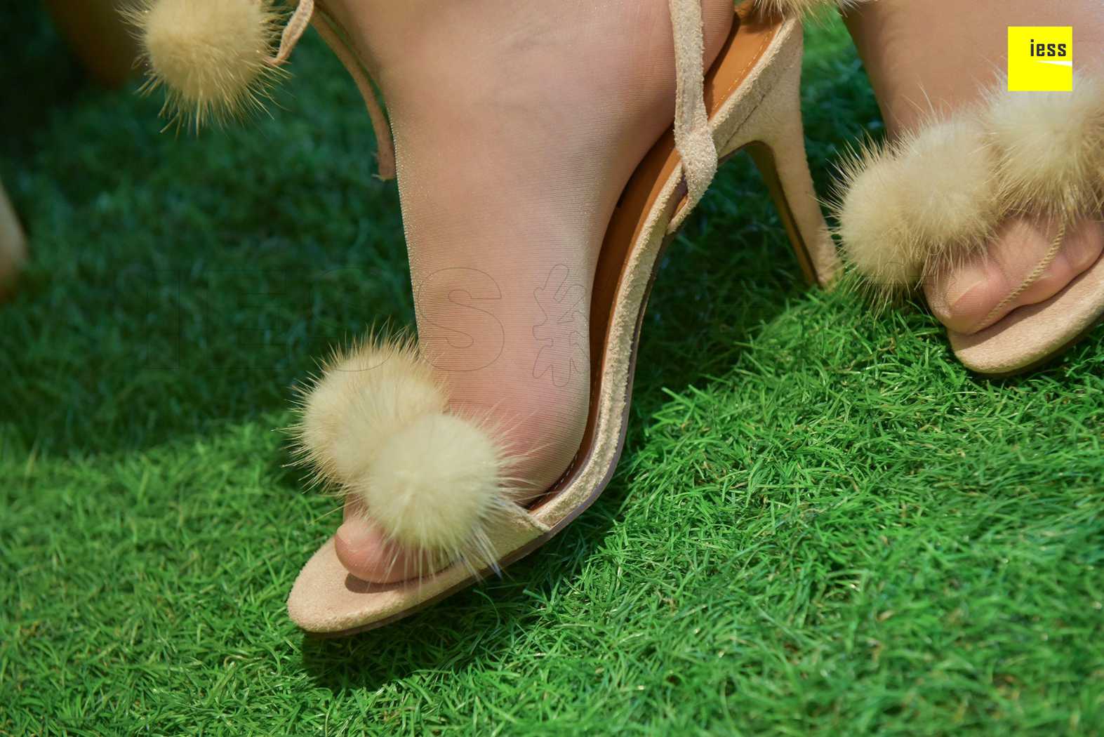 图片[11]-[IESS异思趣向] 2018.02.18 丝享家171：文欣《萌萌哒毛球肉丝》 在线浏览 – 速更版-美库