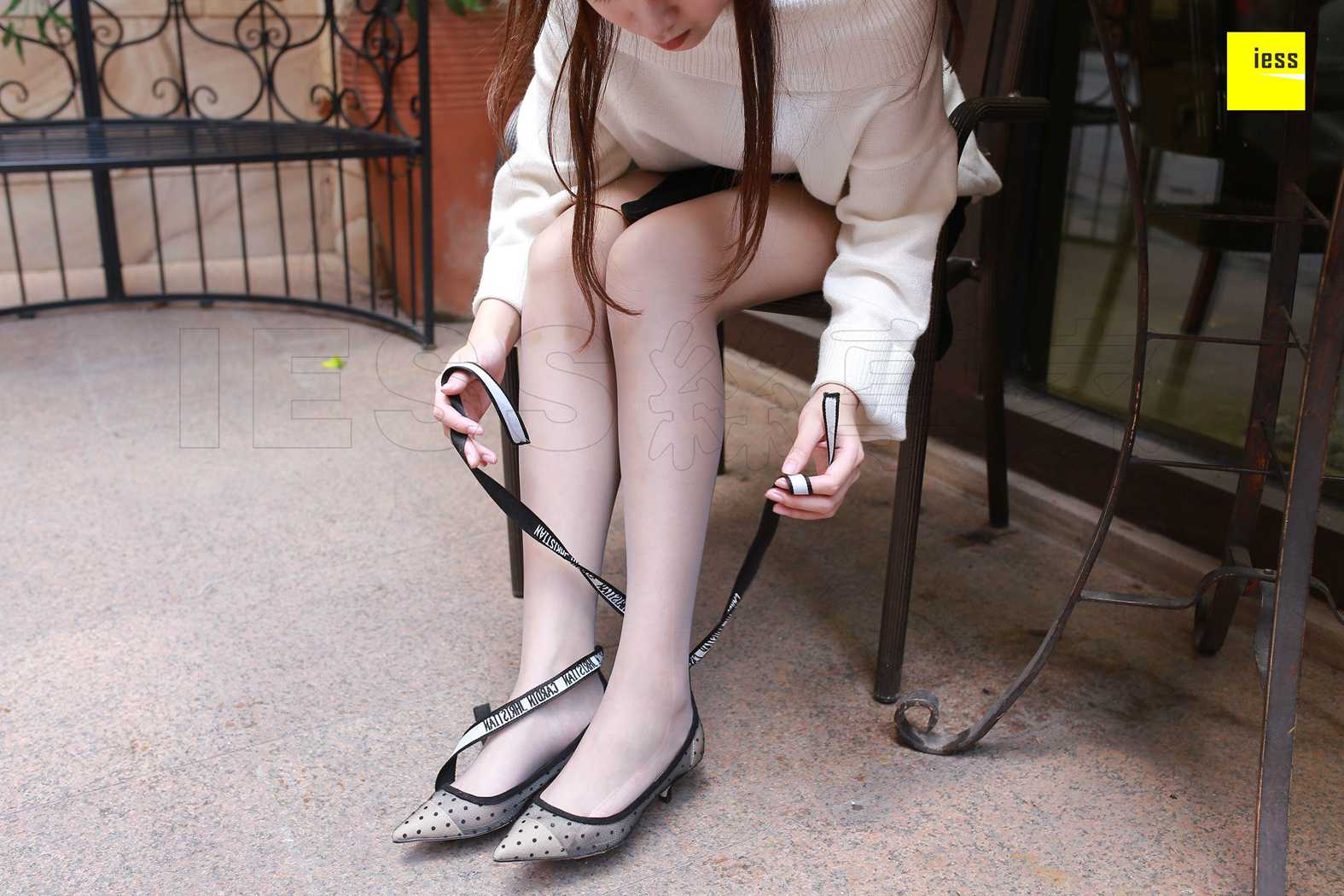 图片[23]-[IESS异思趣向] 2018.03.09 丝享家186：《长腿灰丝小矮跟》紫紫 在线浏览 – 速更版-美库