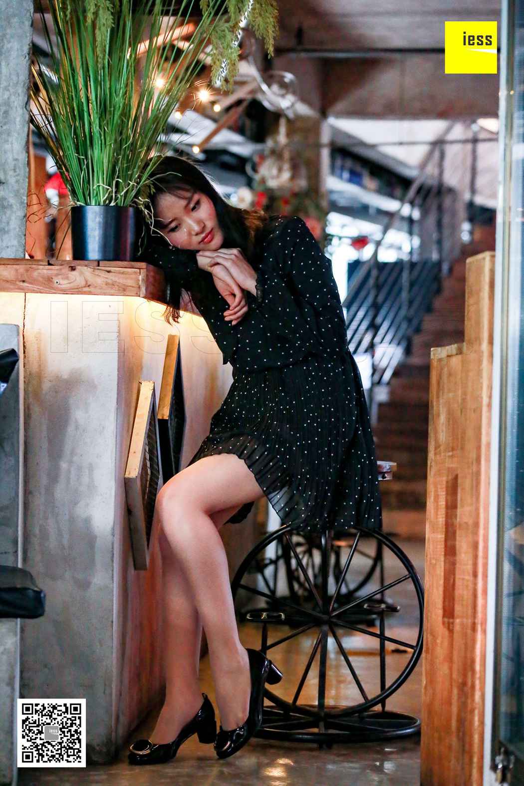 图片[35]-[IESS异思趣向] 2018.03.12 丝享家187：《肉丝圆头公主鞋》julia 在线浏览 – 速更版-美库