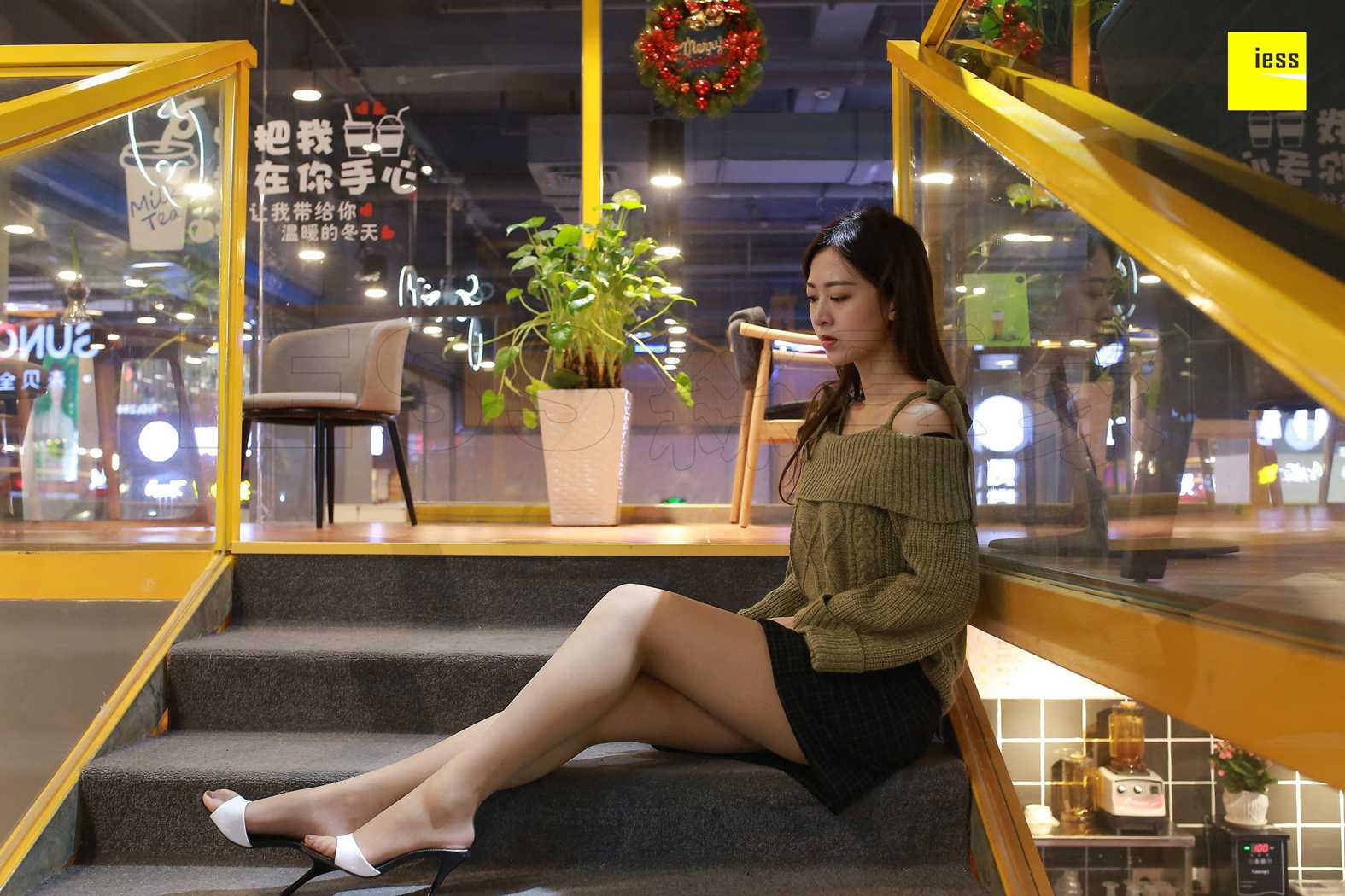 图片[35]-[IESS异思趣向] 2018.03.20 丝享家193：《绝美长腿咖啡丝》紫紫 在线浏览 – 速更版-美库